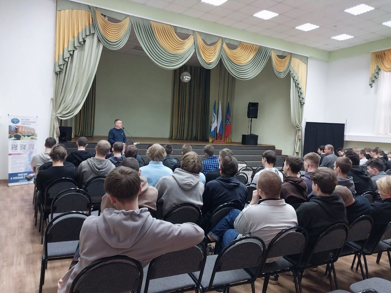 photo 5289635057393928984 y